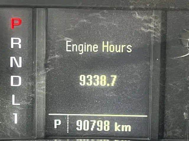 2017 GMC Sierra 3500HD Crew Cab 4x4 9 Foot Flatdeck dans Camions lourds dans Delta/Surrey/Langley - Image 25