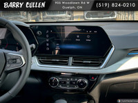 Introducing the stunning 2025 Chevrolet Trax LT, with a gleaming white exterior and smooth FWD handl... (image 8)