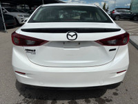 2018 MAZDA MAZDA3 SE | BLUETOOTH FEATURES INCLUDE: - Emergency brake assist - Tire pressure monitori... (image 4)