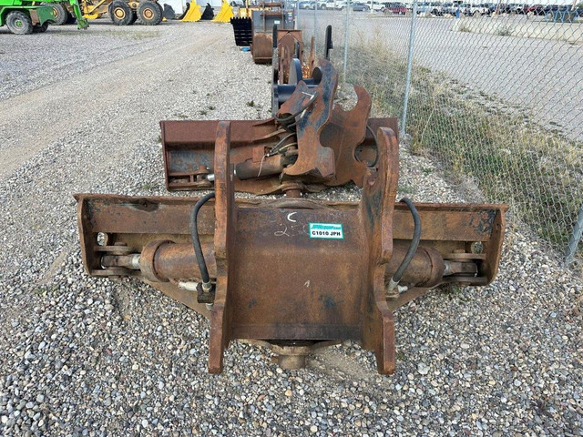 WBM 250 SERIES EXCAVATOR CHUCK BLADE N/A in Heavy Equipment in Regina - Image 3