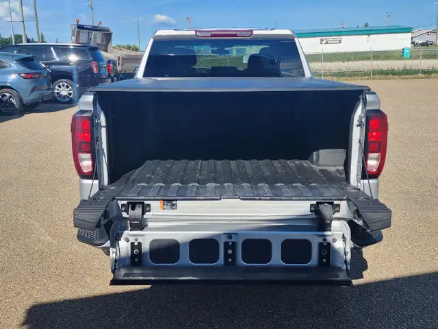 2021 GMC Sierra 1500 Elevation 6'6 FOOT BOX | 5.3L V8 in Cars & Trucks in St. Albert - Image 17