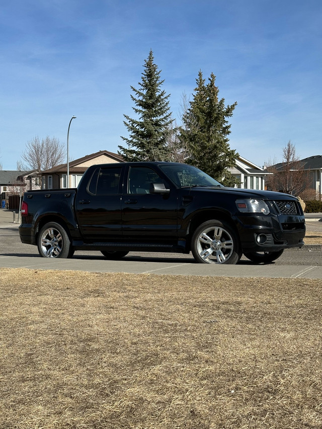 2010 Ford Explorer Sport Trac Adrenalin in Cars & Trucks in Lethbridge