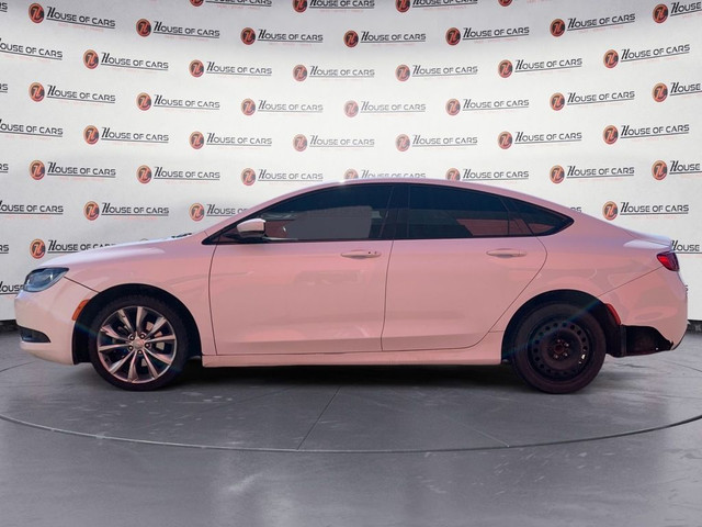  2016 Chrysler 200 4dr Sdn S FWD in Cars & Trucks in Edmonton - Image 2