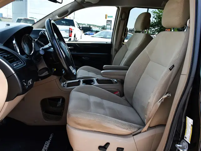 2016 Dodge Grand Caravan Crew ~Heated/Power Seats ~Cam ~Stow 'N  in Cars & Trucks in Barrie - Image 13