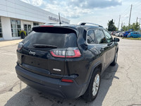 Do not miss out on this low mileage, locally owned and traded and nicely optioned 2019 Jeep Cherokee... (image 6)