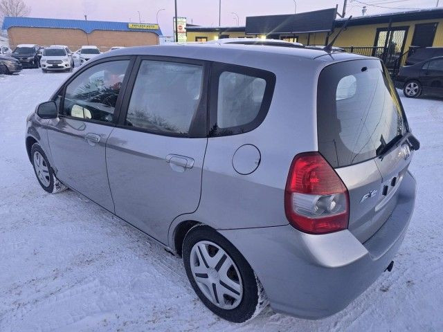 2007 Honda Fit LX - CRUISE CONTROL in Cars & Trucks in Calgary - Image 2