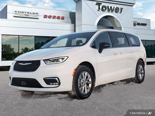 2025 Chrysler Pacifica Select in Cars & Trucks in Calgary
