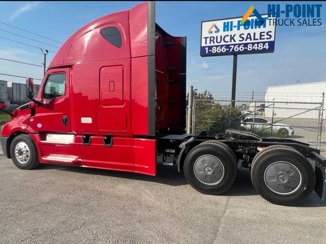 2020 Freightliner Cascadia in Heavy Trucks in Mississauga / Peel Region - Image 2