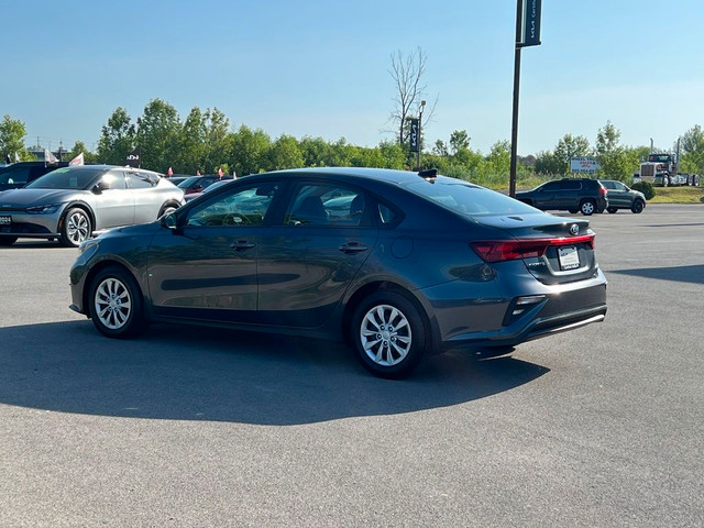 2019 Kia Forte LX Heated Seats and Steering, Reverse Camera, Blu in Cars & Trucks in St. Catharines - Image 2
