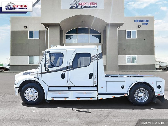 2005 Freightliner M2 CUSTOM CHASSIS CUSTOM CHASSIS M2 HAULER... in Cars & Trucks in Edmonton - Image 3