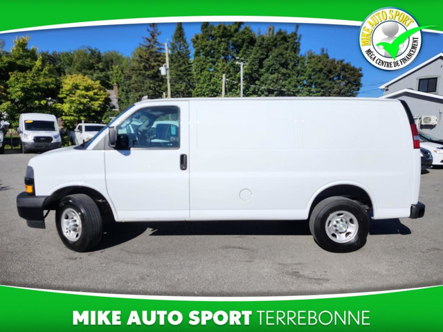 Chevrolet Express Cargo Van Traction arrière 2500 135 po 2023 à  dans Autos et camions  à Laval/Rive Nord - Image 2