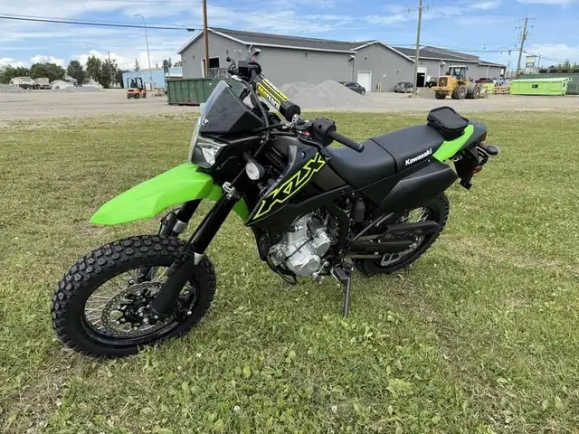 2021 Kawasaki KLX300SM in Dirt Bikes & Motocross in St. Albert - Image 7