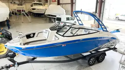 APPLY NOW: https://www.ridecollective.ca/get-pre-approved 2020 Yamaha AR240 is a 24-foot jet boat wi...
