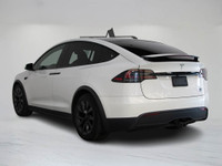 This thrilling 2023 Tesla Model X Plaid delivers exhilarating all-electric performance with an astou... (image 4)