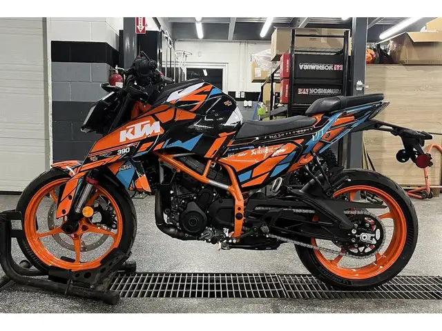 2024 KTM 390 DUKE in Sport Touring in Granby - Image 5