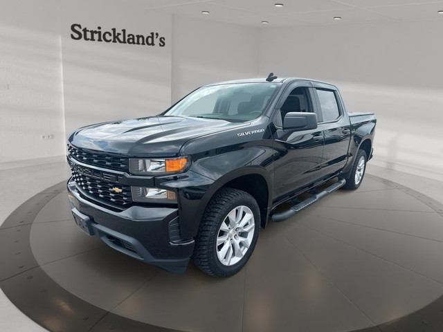 2021 CHEVROLET SILVERADO 1500 CREW CAB 4X4 CUSTOM in Cars & Trucks in Stratford