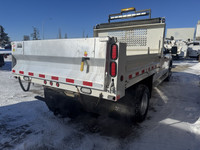 2017 GMC Sierra 3500HD Dump Truck 6.0L V8 Gas 169,751 KM DRW 9 FT Bed Pintle Hitch Folding Side Wall... (image 5)