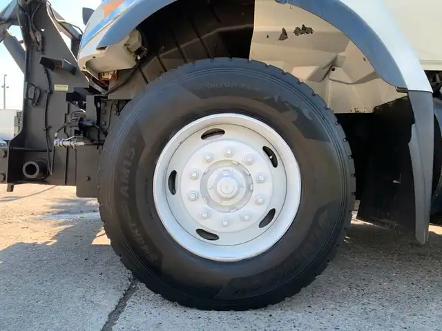 2007 international 7300 Dump Truck With Plow and Spreader Diesel in Heavy Trucks in Richmond - Image 38
