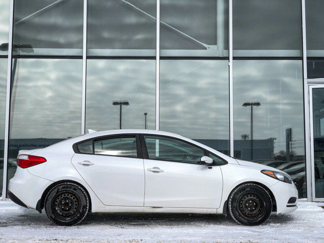 2016 Kia Forte LX | *** AS-TRADED *** | WINTER TIRES in Cars & Trucks in Winnipeg - Image 4