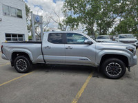 Only 9,023 Miles! This Toyota Tacoma boasts a Intercooled Turbo Regular Unleaded I-4 2.4 L/146 engin... (image 1)