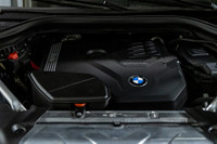 Francais: * Groupe Premium Essentiel * Groupe M Sport * Peinture métallisée noir saphir * Cuir noir... (image 8)