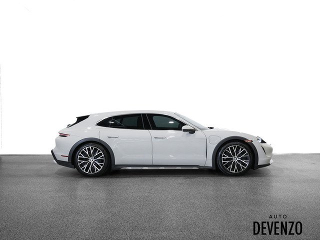 2023 Porsche Taycan Cross Turismo Technology / Premium / Night V in Cars & Trucks in Laval / North Shore - Image 4