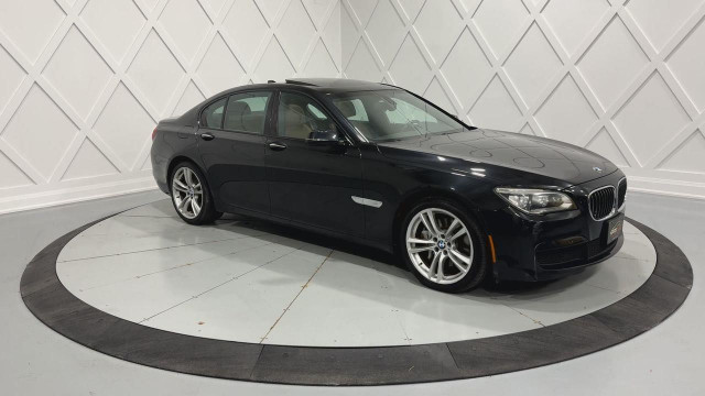 2013 BMW 750 i xDrive M SPORT PKG| AWD in Cars & Trucks in Markham / York Region - Image 2