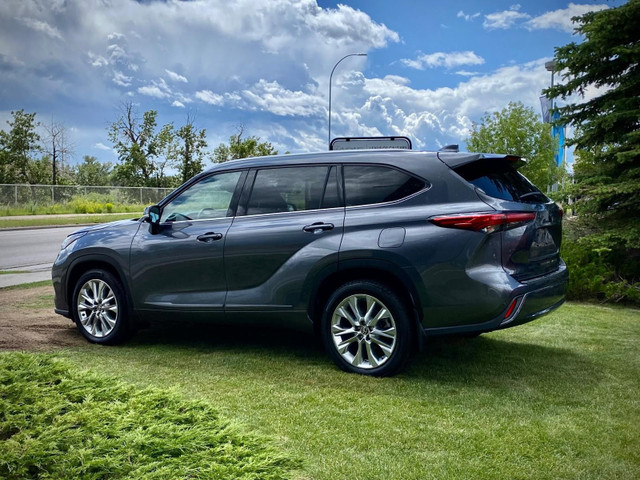 2020 Toyota Highlander Limited in Cars & Trucks in Calgary - Image 4