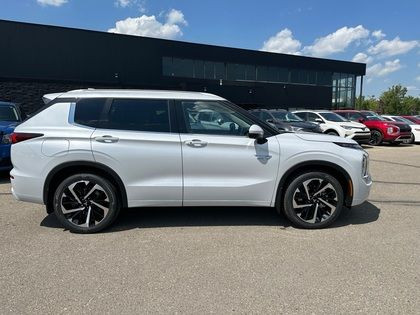 2025 Mitsubishi Outlander PHEV GT S-AWC in Cars & Trucks in Calgary - Image 4