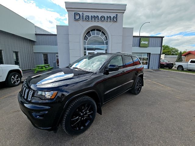 2019 JEEP Grand Cherokee Altitude in Cars & Trucks in Prince Albert - Image 2