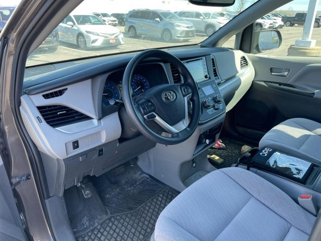 2020 Toyota Sienna LE 8 passagers *CarPlay,Camera,Banc chauf in Cars & Trucks in Laval / North Shore - Image 3