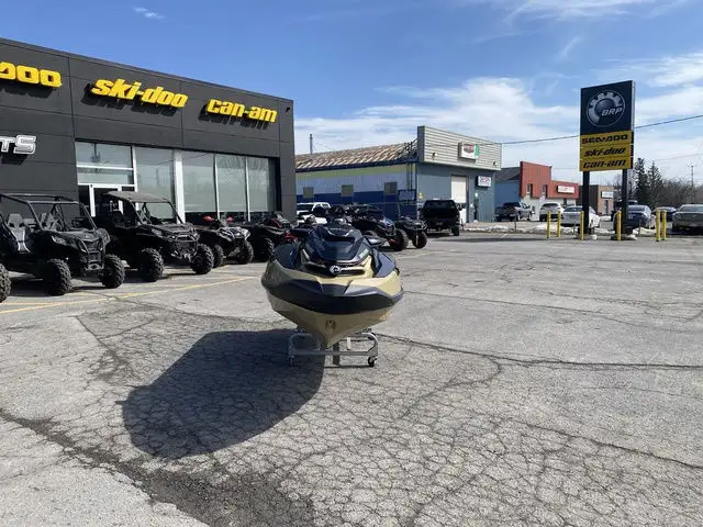 2025 Sea-Doo RXT-X 325 Metallic Tan Lava Red Premium in Personal Watercraft in Cornwall - Image 3