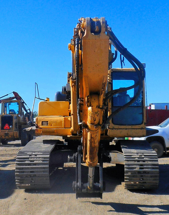 2000 Komatsu PC300LC-6LE Excavator Tracked Material Handler with in Heavy Equipment in St. Albert - Image 3