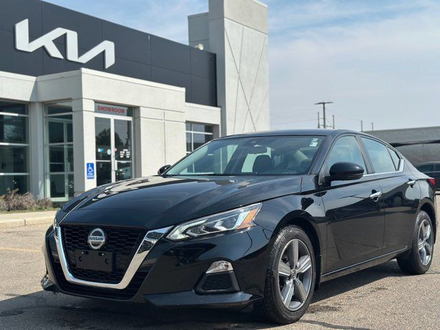 2022 Nissan Altima 2.5 SE AWD | Heated Seats | Low KMs in Cars & Trucks in Calgary