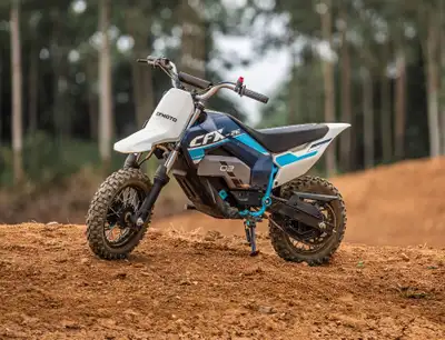 CFX-2E 2024 Conçu pour enflammer la passion de la prochaine génération pour la conduite, le motocros...