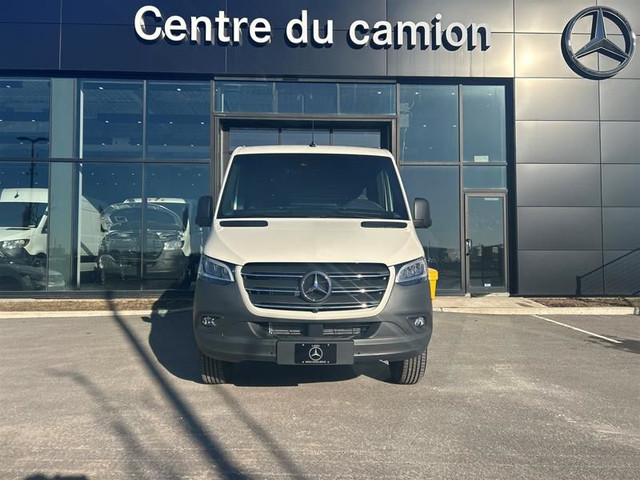 2024 Mercedes-Benz Sprinter 2500 144 Wheelbase Standard Roof RWD in Cars & Trucks in Laval / North Shore - Image 2