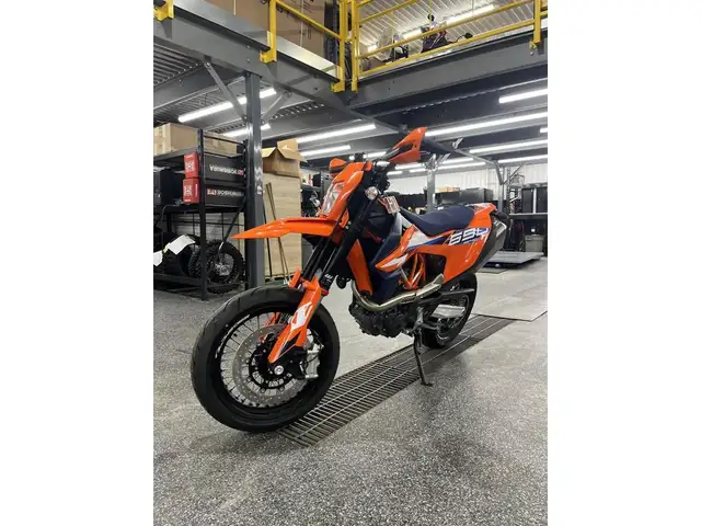 2024 KTM 690 SMC R in Sport Touring in Granby - Image 7