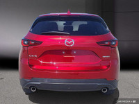 Le Mazda CX-5 GS 2025 est un VUS compact raffiné qui combine performance, confort et technologies av... (image 5)