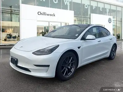 Delivers 131 Highway MPG and 147 City MPG! This Tesla Model 3 boasts a Electric engine powering this...