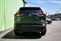 Sunroof, Heated Steering Wheel, Power Liftgate, Heated Seats, Aluminum Wheels, Apple CarPlay, Androi... (image 4)