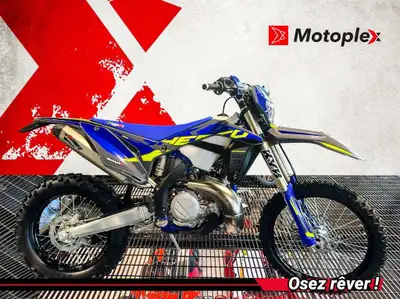 SE 250 Factory Demo L'efficacite en mode 2 temps. Sherco est une marque bien etablie de motocross de...
