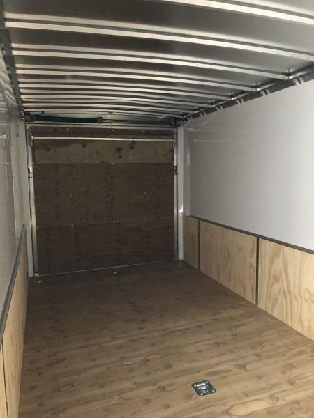 Blue & White Special Edition Snowmobile Trailer in Cargo & Utility Trailers in Oshawa / Durham Region - Image 4