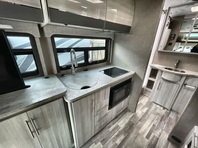 2023 Thor Motor Coach Gemini AWD 23TE in RVs & Motorhomes in Kamloops - Image 12