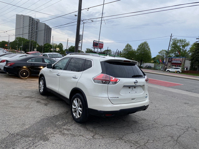 2015 Nissan Rogue FWD 4dr in Cars & Trucks in City of Toronto - Image 4