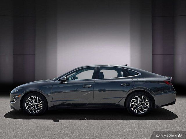 2022 Hyundai Sonata Preferred | Sleek Design | Great Value in Cars & Trucks in Cambridge - Image 2