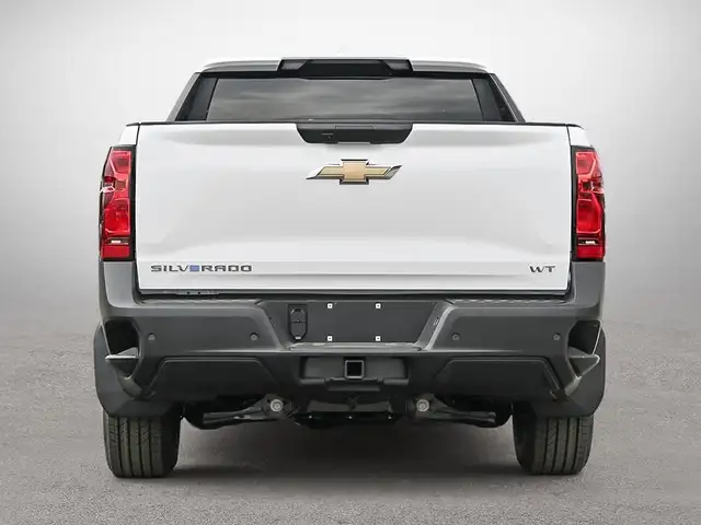 2024 Chevrolet Silverado EV 4WT in Cars & Trucks in City of Montréal - Image 6