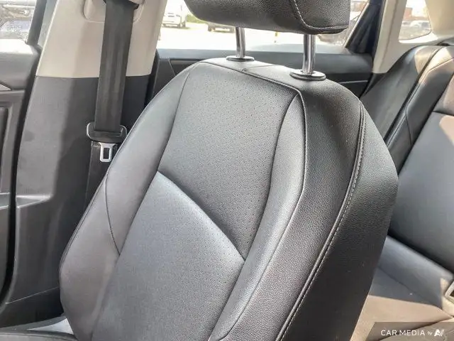 2021 Volkswagen Jetta Highline Sunroof Nav Capable in Cars & Trucks in St. Albert - Image 24