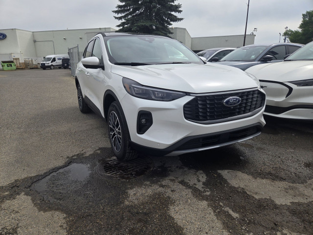 2025 Ford Escape PHEV | TRAILER TOW PKG | PREMIUM PKG | PANO ROO in Cars & Trucks in Calgary - Image 4