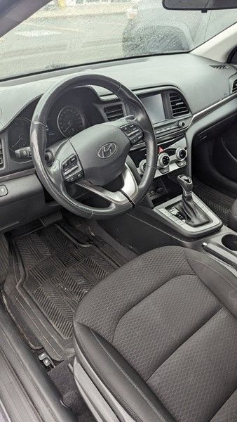 2020 Hyundai Elantra Preferred IVT in Cars & Trucks in Hamilton - Image 4