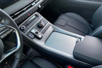 8 Passenger Leather Seating, Surround View Monitor, 12.3 Inch Touchscreen W/ Nav, Harman Kardon Prem... (image 6)